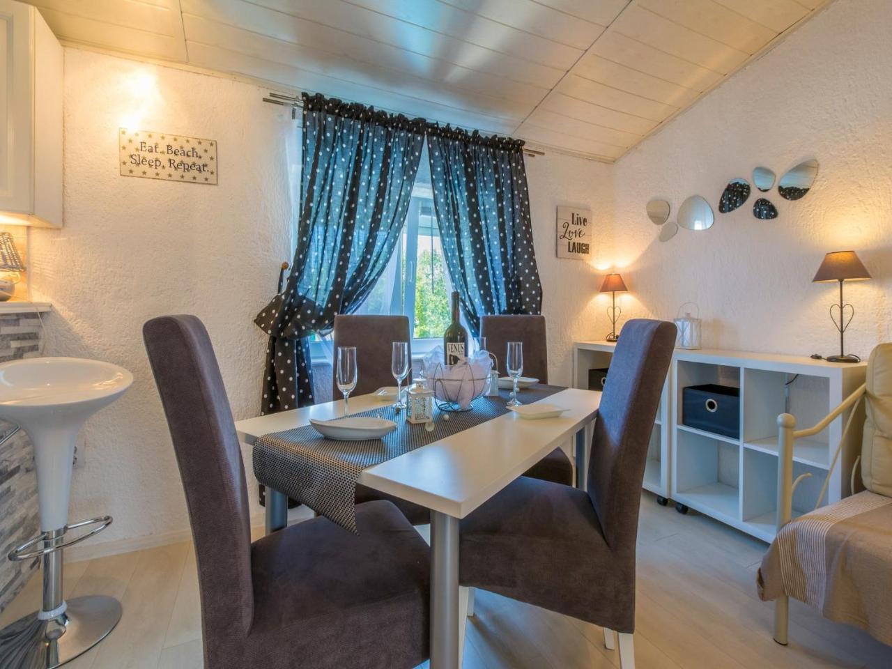 Apartments Susanne Novi Vinodolski Eksteriør bilde