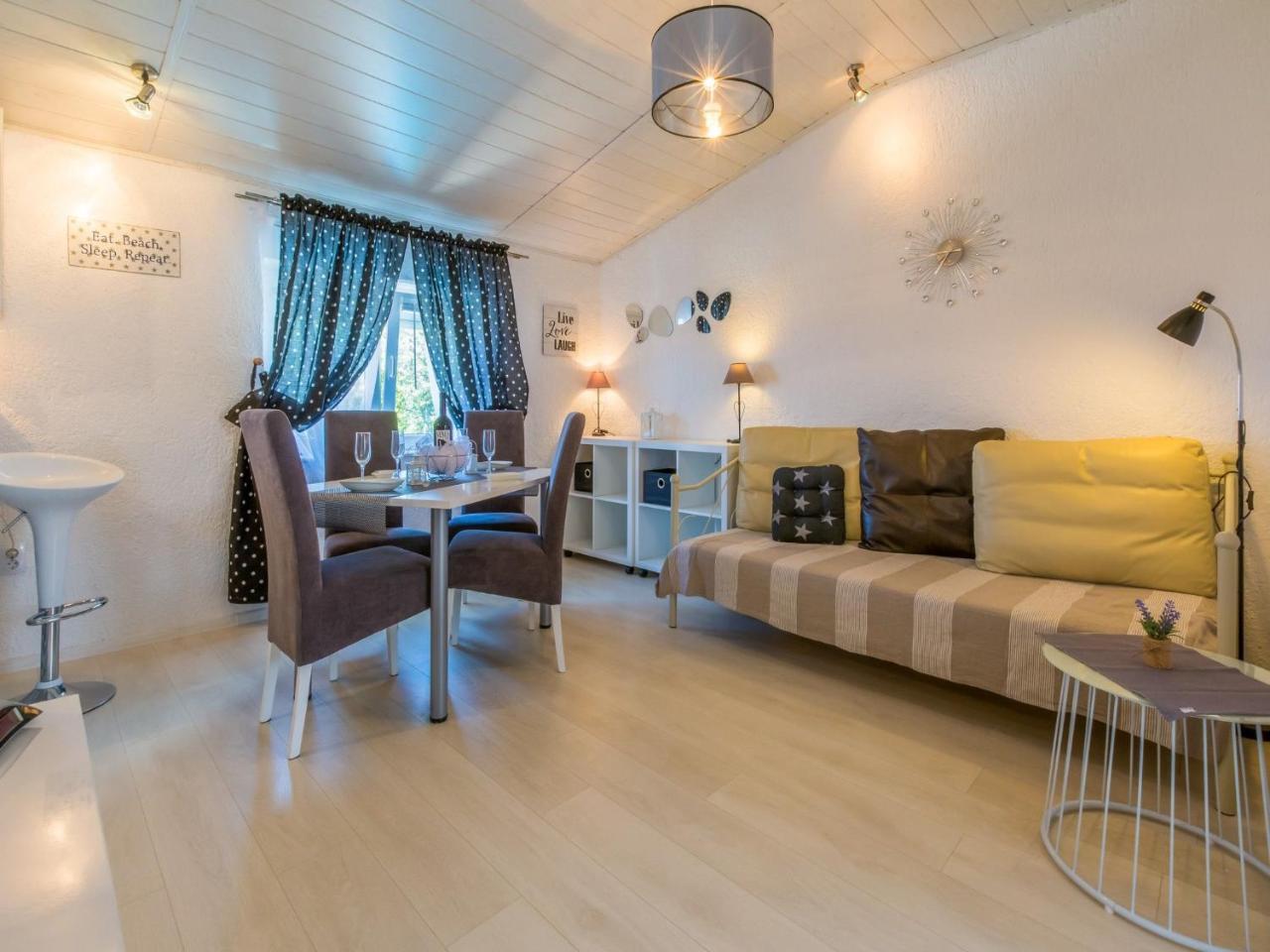 Apartments Susanne Novi Vinodolski Eksteriør bilde