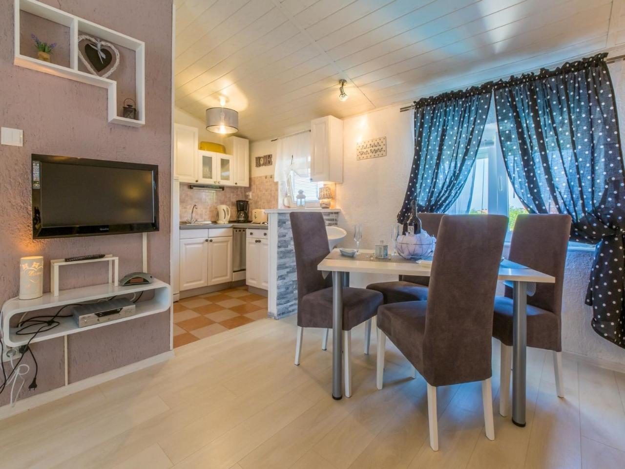 Apartments Susanne Novi Vinodolski Eksteriør bilde